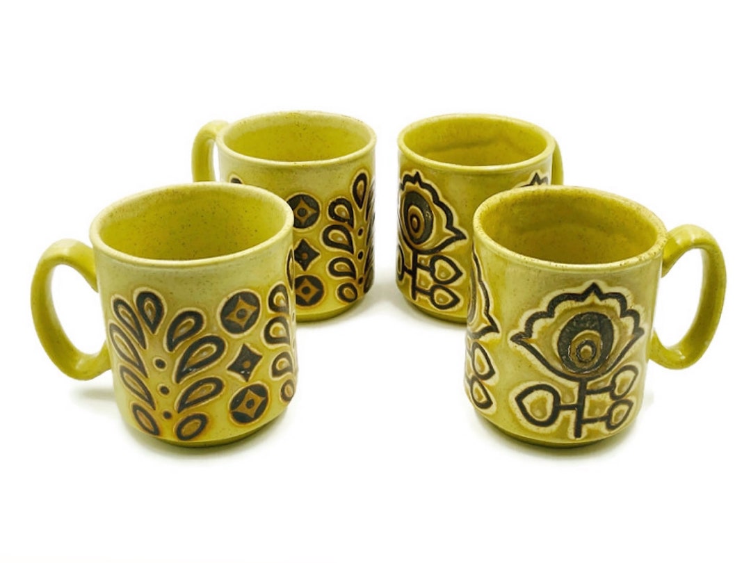 Vintage Stoneware Mugs Set of 4 Gold and Brown Earthtones '70s Floral