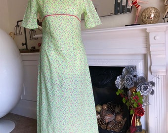 Vintage Sweet Pea Green Short Sleeved Maxi Dress, Size 10