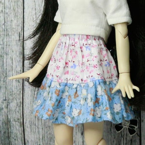 Blythe skirt. White with blue Ruffle skirt with flowers for Blythe