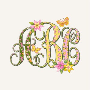 Puede incluir: Una taza de cerámica blanca con un asa negra y el texto "But First, Coffee" en negrita negra. La taza se encuentra sobre un fondo borroso, sugiriendo un ambiente acogedor.