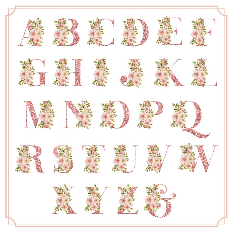 Pu&ograve; includere: Un alfabeto di glitter rosa con accenti floreali. Ogni lettera &egrave; decorata con fiori rosa e bianchi e foglie verdi.