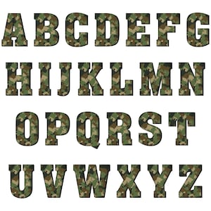 Peut inclure: Un ensemble de lettres majuscules dans un motif de camouflage. Les lettres sont de A &agrave; Z.