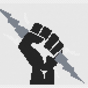 Puede incluir: Un puño negro levantado en el aire, sosteniendo un rayo plateado.