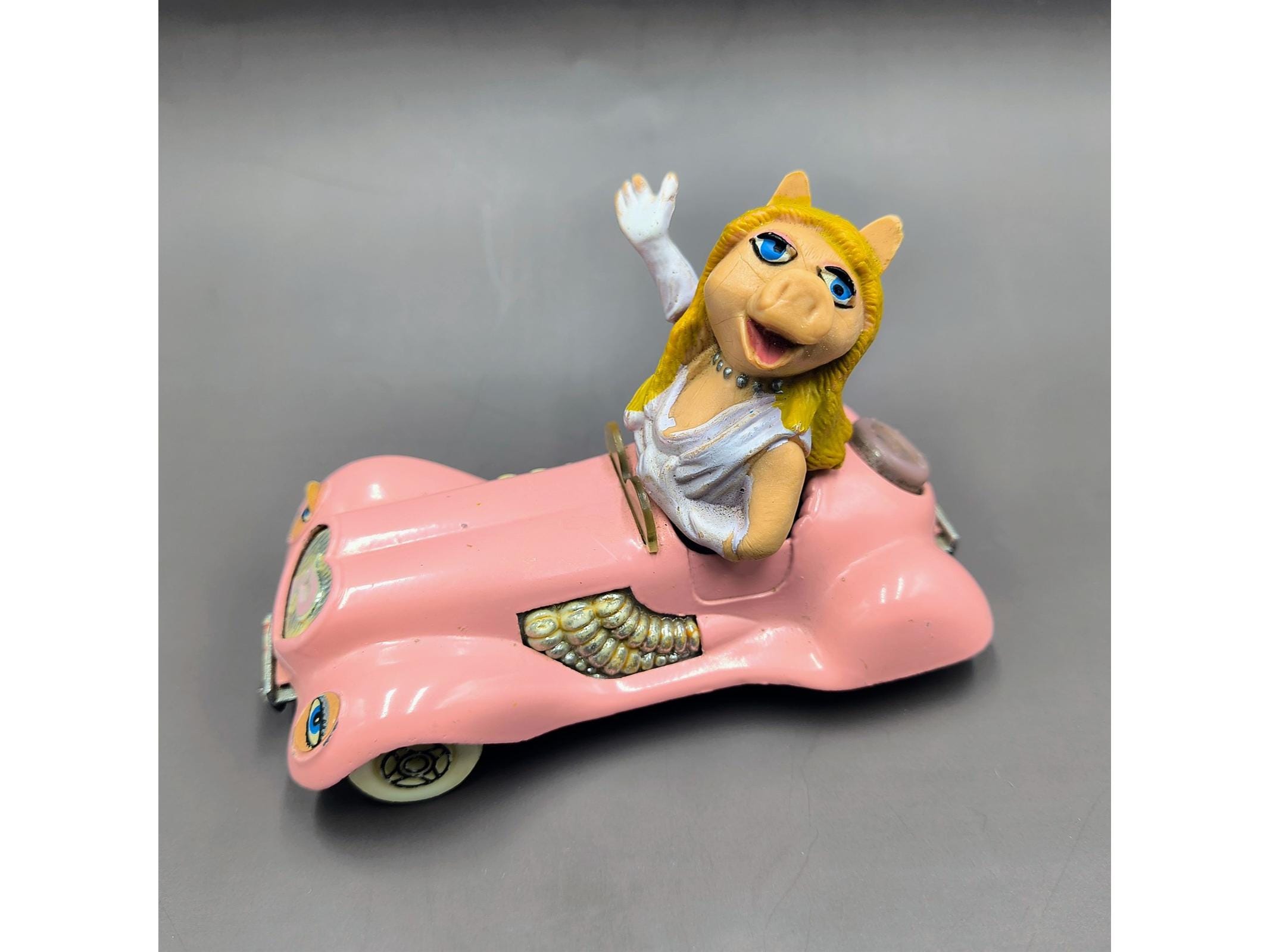 Corgi Miss Piggy Pink Convertible Roadster Sports Car Muppets