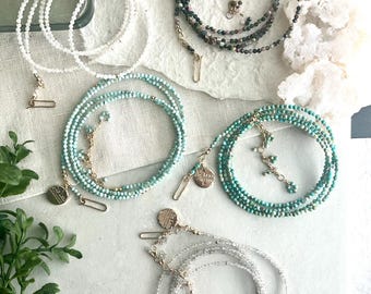 Pulseira com pedras preciosas: Labradorita, Pedra da Lua, Larimar e Turquesa