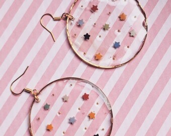Pendientes de aro Galaxy Star: Resina y acero quirúrgico