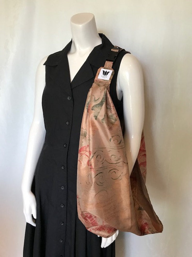 Convert your infinity scarf into a back support for your crossed-leg seated meditation. Made in Canada by a Yogi
www.myyogaroomelements.com