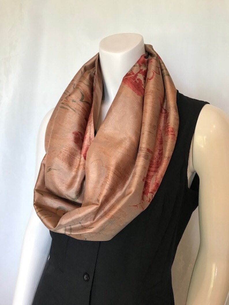 Convert your infinity scarf into a back support for your crossed-leg seated meditation. Made in Canada by a Yogi
www.myyogaroomelements.com