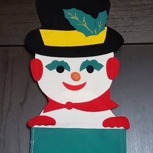 Vintage fieltro Frosty el muñeco de nieve titular de la tarjeta navideña colgante de pared para decoración de exhibición navideña tradicional clásica Retro