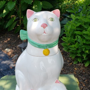 Vintage White Cat with Green Eyes and Sleeping Kitten Cookie Jar Gift for Cat Lady Kitten Cat Theme Collector Cookie Jar Collector