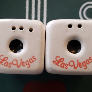 Las Vegas Würfel Salz und Pfeffer Streuer Geschenk für Shaker Sammler Souvenir Poker Karte Party Spiel Nacht Tag Geschirr Dekor Kitschige Küche