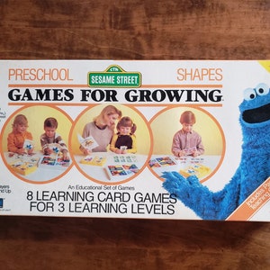 Sesame Street PreSchool Shapes 8 Juegos de cartas de aprendizaje 3 Niveles 1 a 4 jugadores de 3 años en adelante Juego de mesa fácil educativo Sesame Street Muppets