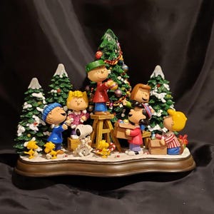 Danbury mint社製　peanuts スヌーピー クリスマス　ツリー Lighted DANBURY MINT PEANUTS CHRISTMAS TREE Snoopy Charlie Brown