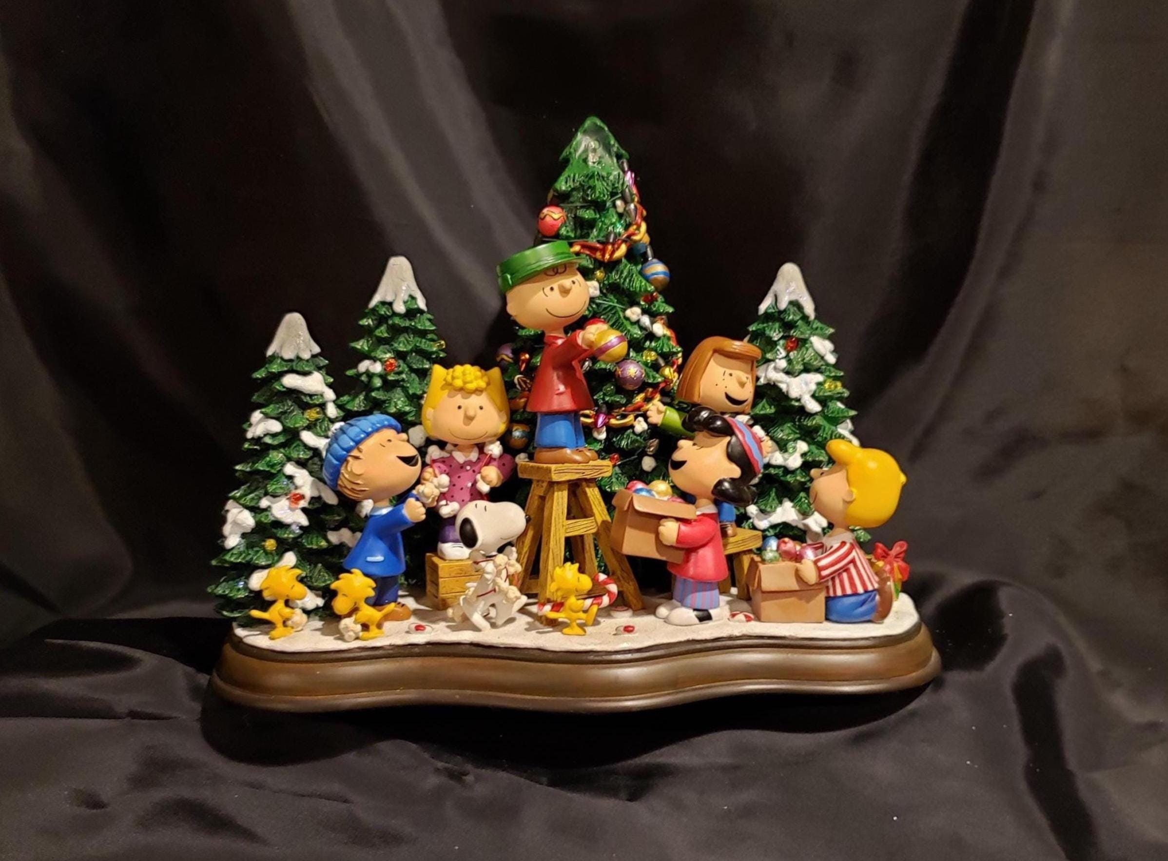 Danbury Mint Christmas Time is Here Snoopy Peanuts Gang Lighted