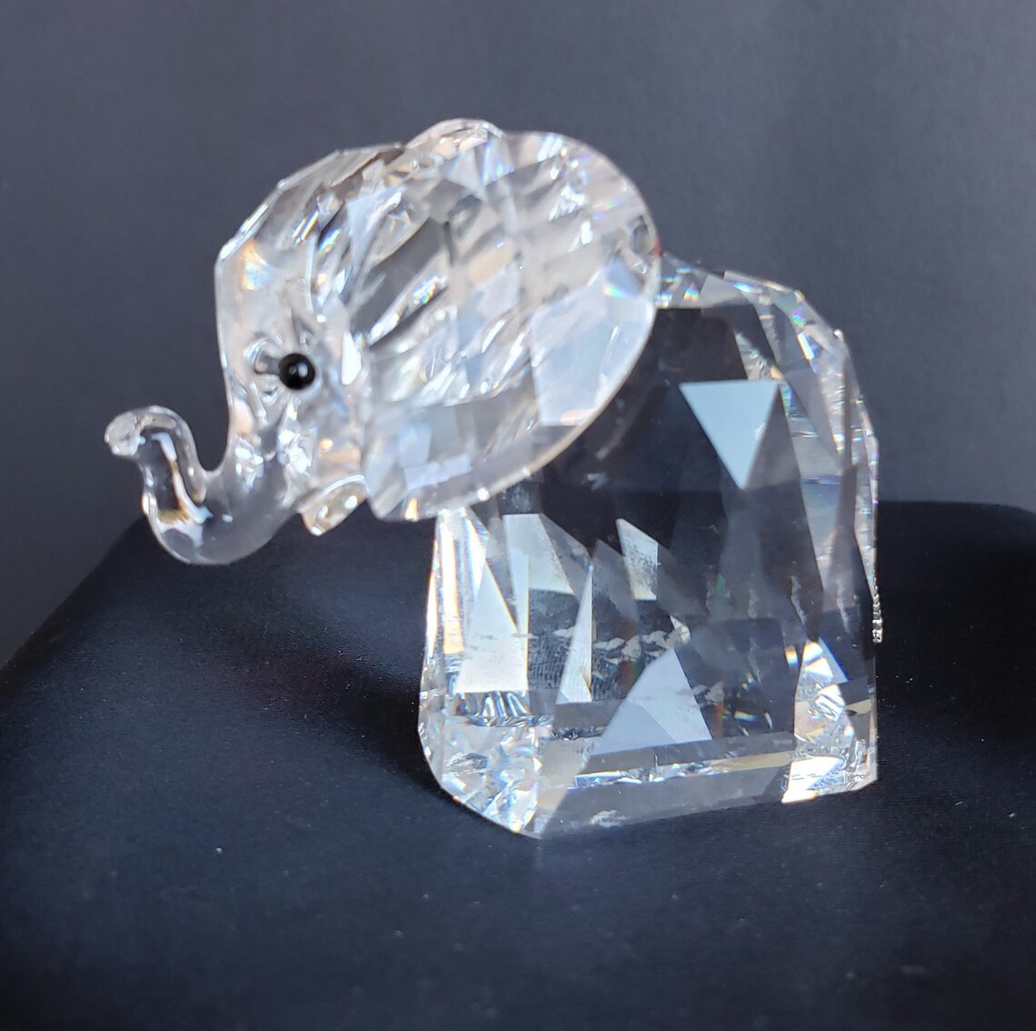 thomas kinkade elephant figurine with swarovski crystals