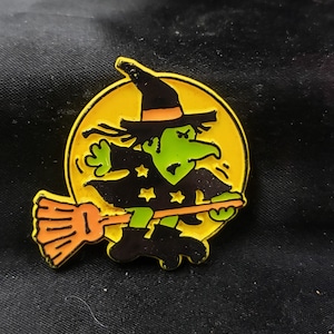 Hallmark Witch Riding Her Broom Against a Full Moon Jewelry Brooch Pin Gift for Retro Halloween Jewelry Fashion Decor