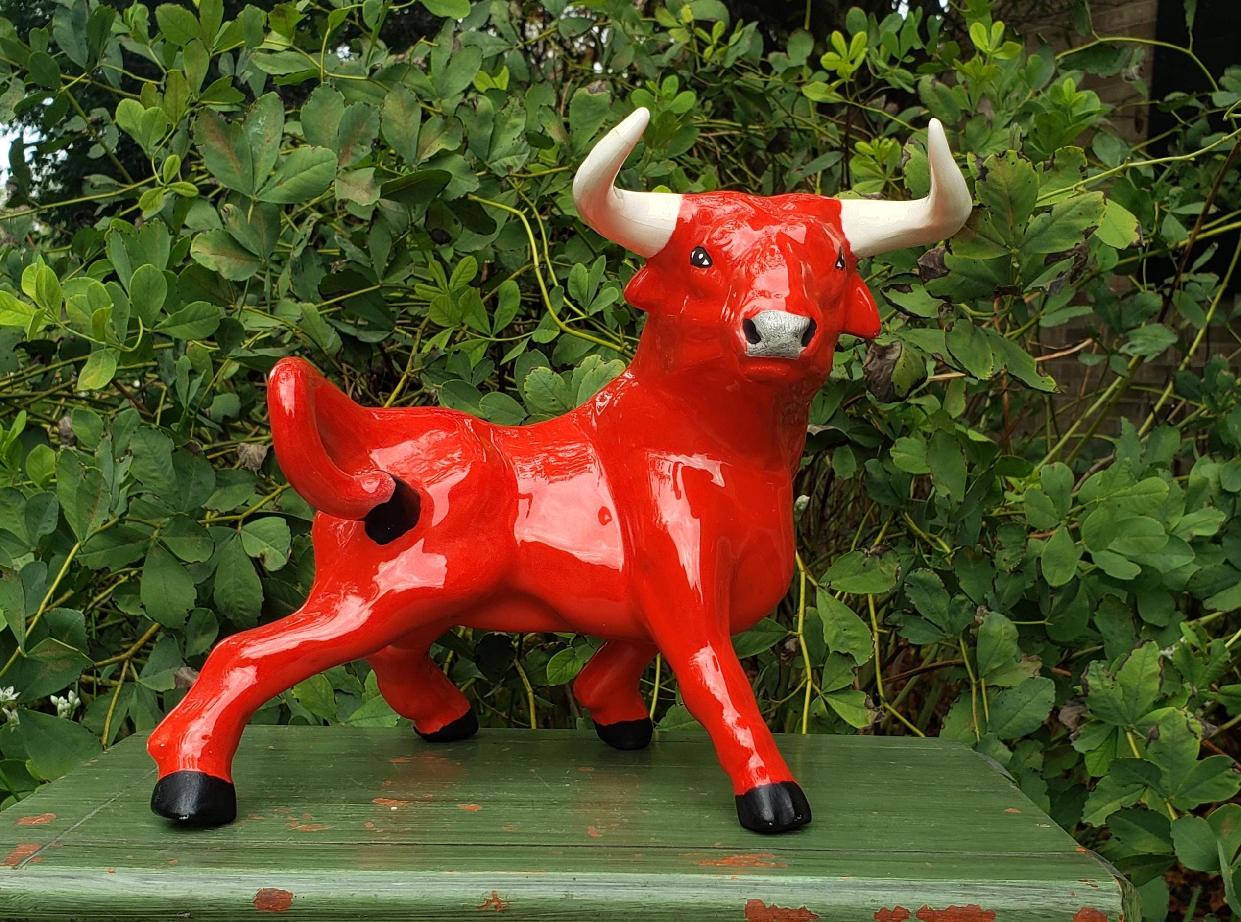 レッドブル　アート　オブジェ レッドブル アート オブジェ Red bull statue - Etsy 日本