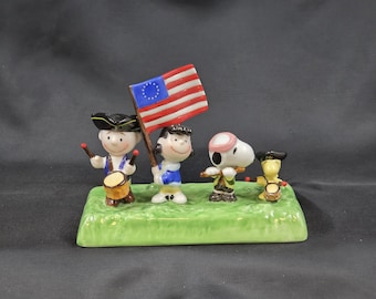 Danbury Mint Christmas Time is Here Snoopy Peanuts Gang Lighted