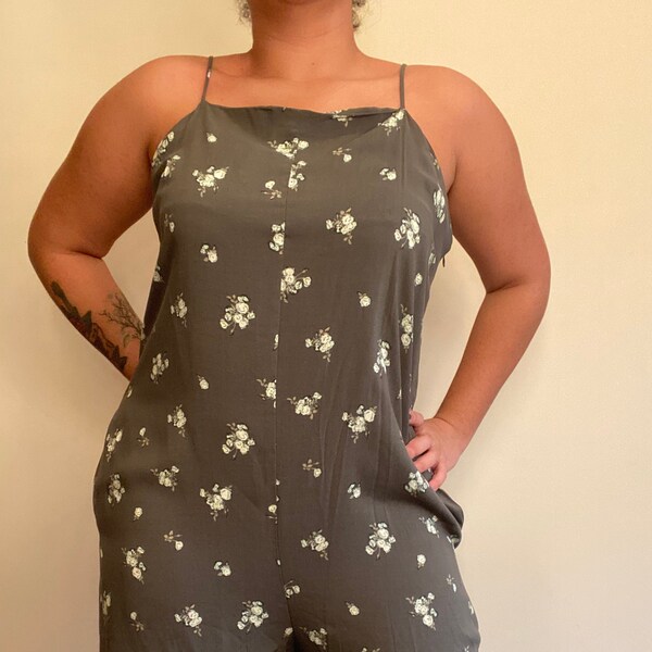 Sage Green Floral Jumpsuit - Size Large - Brand Wild Fable Target - Women’s / Ladies / Juniors Clothing