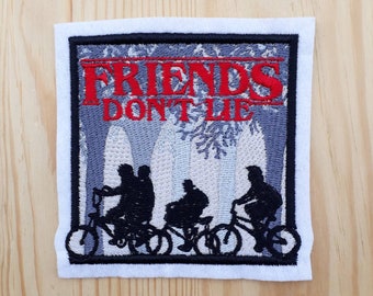 Tribute patch geïnspireerd door Friends don&#39;t lie - Demogorgon - Hawkins - Eleven - Mike - Lucas - Will - Dustin - 80&#39;s