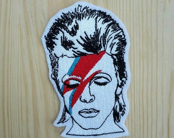 Écusson hommage inspiré par le chanteur-compositeur, acteur et peintre britannique - Glam rock - New wave - Saxophone - Éclair