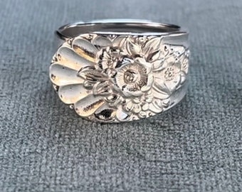 スプーンジュエリー　ビンテージ スプーンリング • 「ディスティンクション」スプーンラップリング