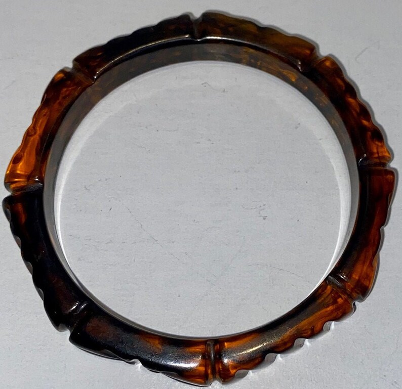 Vintage Tortoise style Carved Plastic Bangle Apple-juice Color