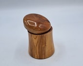 Estuche Artesanal de Olivo. Caja de madera, hecha de forma artesanal. 6cm de diámetro