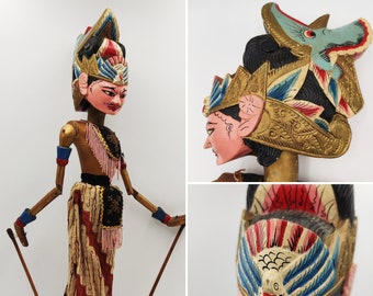 68.5cm JAVANESE ROD PUPPET rare antique Javanese Wayang Golek theatre puppet ornate & opulent headdress 1950's stick rod puppet Indonesian