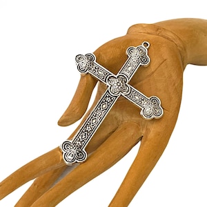 BUDDED CROSS PENDANT Large silver tone Cathedral Cross Pendant Ornate Vatican style Celtic designs for jewelry making rosary Treflée Cross