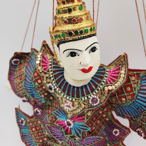 STRING MARIONETTE MINTHAR vintage Burmese Thar-Gya-Min string puppet colorfyl beaded sequined handcrafted Nat (deity) Yoke Thé (MA110)