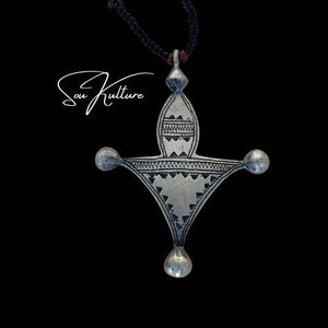 TUAREG CROSS NECKLACE large vintage African Tuareg etched silver tone pendant black onyx beaded Agadez cross necklace unisex jewelry (T06)