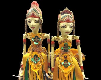 WAYANG GOLEK PUPPETS vintage Gilt Rama & Shinta puppets beaded sequined handcrafted in Indonesia festive cultural wedding couple decor/gift
