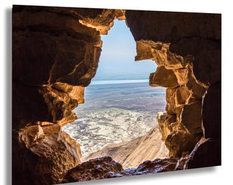 Désert de Massada Vue à travers une fenêtre en pierre en Israël avec la mer Morte au loin | Art mural du Moyen-Orient | Impression de photographie d'histoire ancienne