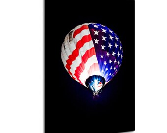 Photo de montgolfière drapeau américain - Art mural festival de montgolfières nocturnes - Impression verticale patriotique - Photographie de voyage dans le ciel du Nevada