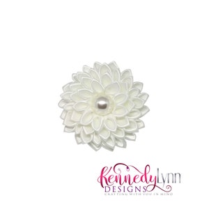 Gorgeous protocol white polyester satin flower brooch