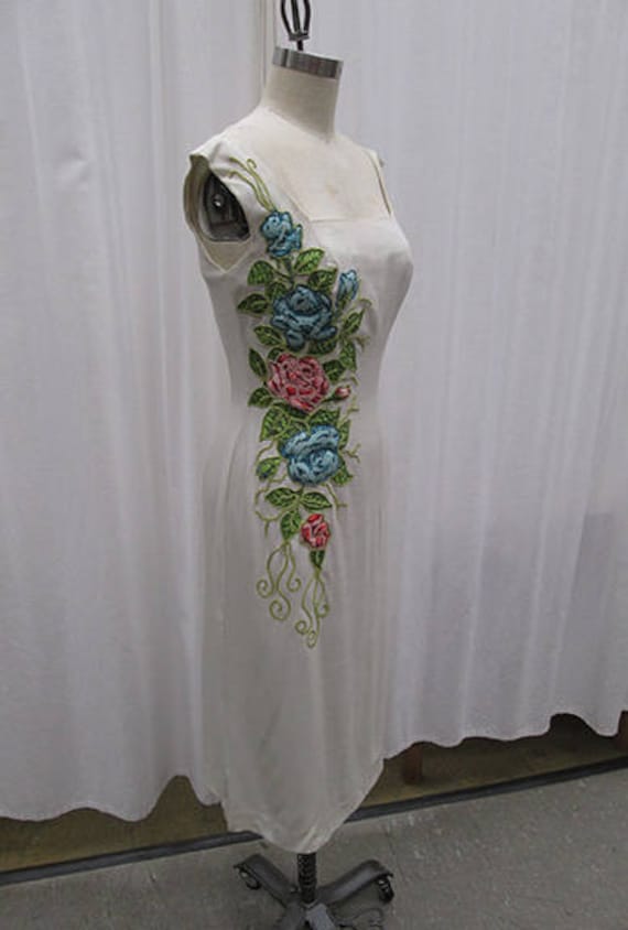 Vintage 1960s Sheath Dress with Stunning Floral Tr