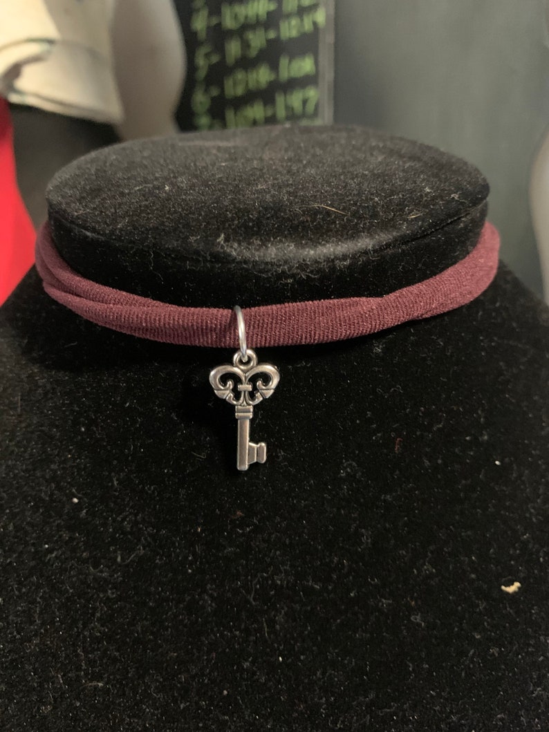 Key stretch choker