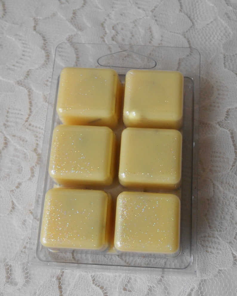 3 oz Aromatherapy Smokeless Candle Infused with Quartz Crystals /& Dried Lemongrass Lemongrass EO Soy Wax Breakaway Tart Melts in Yellow