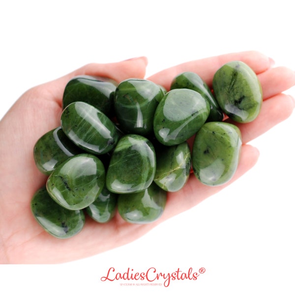 Pierre roulée de jade vert, cristaux de guérison, cristal de jade du Canada, jadéite verte roulée, pierre précieuse de jade, cristaux pour femmes, cristaux pour femmes
