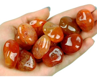 Pietra burattata di corniola, vitalità e creatività naturali, gemma per rituali d'altare