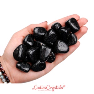 Pierres roulées nuummite, nuummite, pierres roulées, cristaux, pierres, cadeaux, rochers, gemmes, pierres précieuses, cristaux du zodiaque, cristaux de guérison