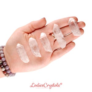 Clear Quartz Point, Clear Quartz Crystal, Quartz Point, Quartz Wand, Metaphysical Crystal, Healing Crystals, Gems, Stones, Gifts, Crystals