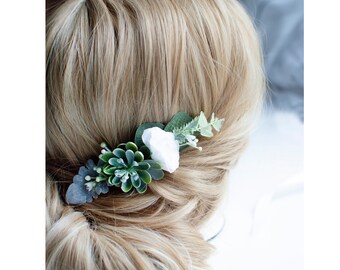 Flower haircomb Greenery hair comb Bridal flower comb Wedding flower comb Floral hair comb White floral comb Bridal greenery hairpiece