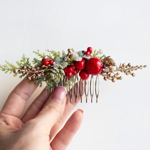 Winter Greenery Hair Comb: Holly Berry Bridal Hairpiece