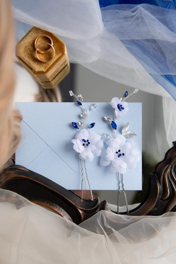 Blue Crystal flower hair pin Faux Crystal Flower Hair Clip – edikted main image 3