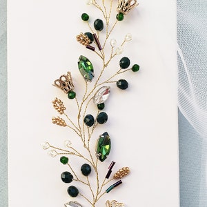 Green crystal comb Green hair vine Green crystal hairpiece Green hair comb Green and cold crystal vine Christmas Hair vine
