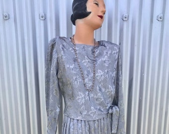 1970s Vintage Ladies Dress Size 12 L/S Pleated Skirt Metallic Silver Evening Wear. Size 12. Wild Rose. Australian Made  Rare Statement Piece