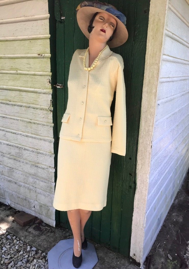 1960svintage Skirt Suit Soft Lemon Colour. Size 12-14. One of 