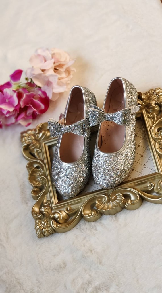 TODDLER GIRLS KIDS SILVER SPARKLE PARTY BRIDESMAID WEDDING FLOWER GIRL SHOES 